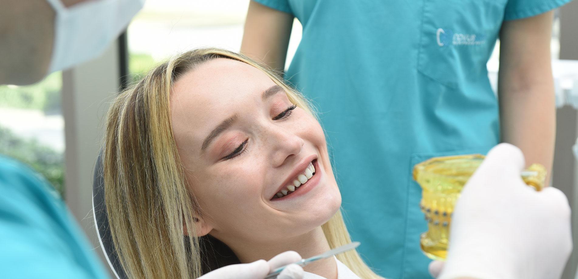 Implant et dents permanentes en 72 heures